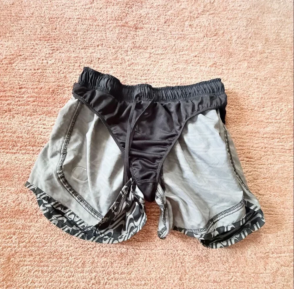 Nike Women’s M Dri-FIT Tempo Running Shorts Black Gray Print